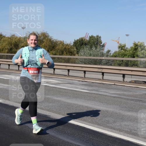 03.10.2025 - Köhlbrandbrückenlauf Julia Fischer http://msf.ph/oto/9015815 03.10.2025 13:15:09 Position 3 693 meine-sportfotos.de