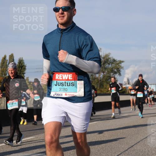 03.10.2025 - Köhlbrandbrückenlauf Luisa Fischer http://msf.ph/oto/9015817 03.10.2025 11:01:01 Position 3 3180 meine-sportfotos.de