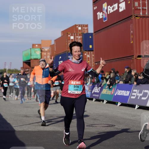 03.10.2025 - Köhlbrandbrückenlauf Michael Burmester http://msf.ph/oto/9015820 03.10.2025 10:15:19 Ziel 1337, 1637, 1666, 1691, 1754, 1761, 1779, 1903, 1905, 2046, 2079, 2707, 2719, 2953, 3482, 3515, 3596, 3773, 3792 meine-sportfotos.de