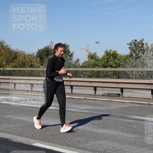 03.10.2025 - Köhlbrandbrückenlauf Julia Fischer http://msf.ph/oto/9015831 03.10.2025 13:15:16 Position 3  meine-sportfotos.de