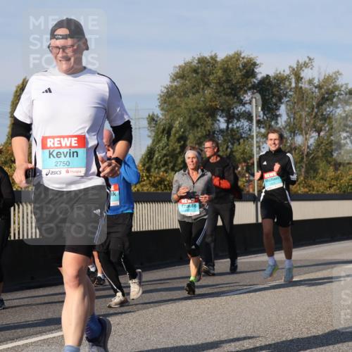 03.10.2025 - Köhlbrandbrückenlauf Luisa Fischer http://msf.ph/oto/9015832 03.10.2025 11:01:03 Position 3 3178, 3175, 2750, 2423, 2422, 1034 meine-sportfotos.de