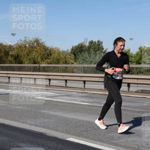 03.10.2025 - Köhlbrandbrückenlauf Julia Fischer http://msf.ph/oto/9015835 03.10.2025 13:15:16 Position 3 4735 meine-sportfotos.de