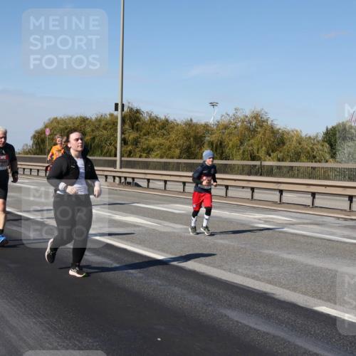 03.10.2025 - Köhlbrandbrückenlauf Julia Fischer http://msf.ph/oto/9015841 03.10.2025 13:15:18 Position 3  meine-sportfotos.de