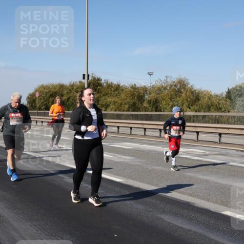 03.10.2025 - Köhlbrandbrückenlauf Julia Fischer http://msf.ph/oto/9015845 03.10.2025 13:15:18 Position 3  meine-sportfotos.de