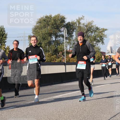 03.10.2025 - Köhlbrandbrückenlauf Luisa Fischer http://msf.ph/oto/9015846 03.10.2025 11:01:04 Position 3 2423, 2422, 1634, 3310 meine-sportfotos.de