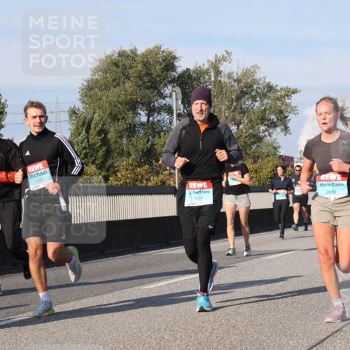 03.10.2025 - Köhlbrandbrückenlauf Luisa Fischer http://msf.ph/oto/9015849 03.10.2025 11:01:04 Position 3 2422, 1634, 2499, 3310 meine-sportfotos.de