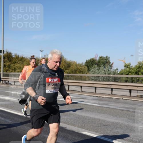 03.10.2025 - Köhlbrandbrückenlauf Julia Fischer http://msf.ph/oto/9015860 03.10.2025 13:15:21 Position 3 7, 6104 meine-sportfotos.de