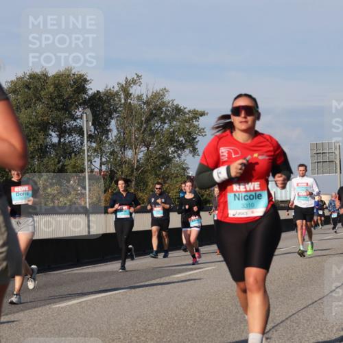 03.10.2025 - Köhlbrandbrückenlauf Luisa Fischer http://msf.ph/oto/9015873 03.10.2025 11:01:06 Position 3 2499, 1513, 3310 meine-sportfotos.de