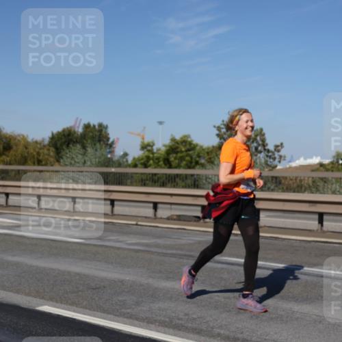 03.10.2025 - Köhlbrandbrückenlauf Julia Fischer http://msf.ph/oto/9015875 03.10.2025 13:15:23 Position 3  meine-sportfotos.de