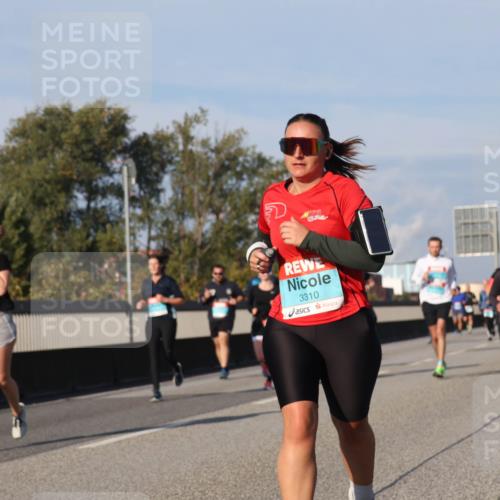 03.10.2025 - Köhlbrandbrückenlauf Luisa Fischer http://msf.ph/oto/9015876 03.10.2025 11:01:07 Position 3 3310 meine-sportfotos.de