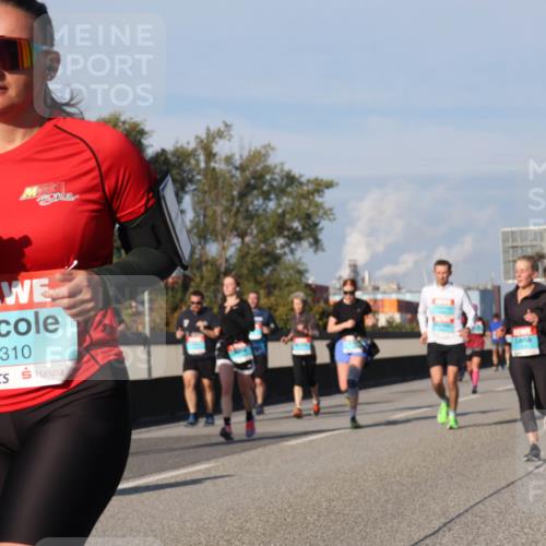 03.10.2025 - Köhlbrandbrückenlauf Luisa Fischer http://msf.ph/oto/9015887 03.10.2025 11:01:08 Position 3 3310 meine-sportfotos.de