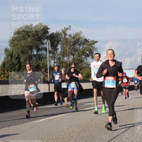03.10.2025 - Köhlbrandbrückenlauf Luisa Fischer http://msf.ph/oto/9015906 03.10.2025 11:01:09 Position 3 2064, 236, 1720, 1649 meine-sportfotos.de