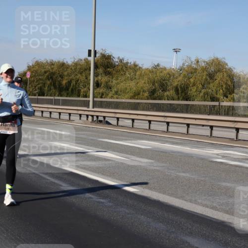 03.10.2025 - Köhlbrandbrückenlauf Julia Fischer http://msf.ph/oto/9015921 03.10.2025 13:15:37 Position 3 5741 meine-sportfotos.de