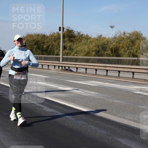 03.10.2025 - Köhlbrandbrückenlauf Julia Fischer http://msf.ph/oto/9015924 03.10.2025 13:15:38 Position 3 6741 meine-sportfotos.de
