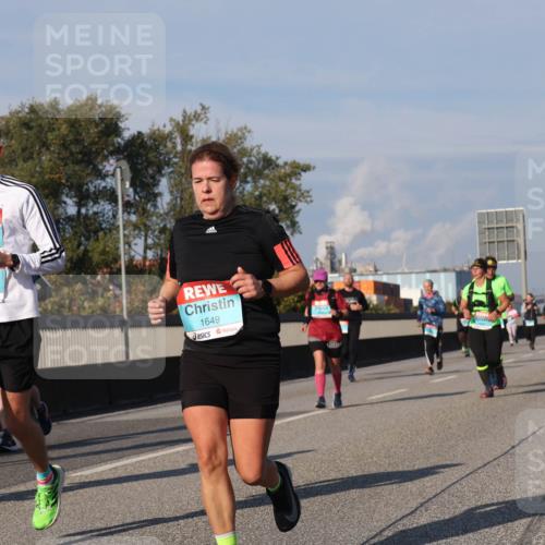 03.10.2025 - Köhlbrandbrückenlauf Luisa Fischer http://msf.ph/oto/9015931 03.10.2025 11:01:12 Position 3 3087, 2368, 2454, 1649 meine-sportfotos.de