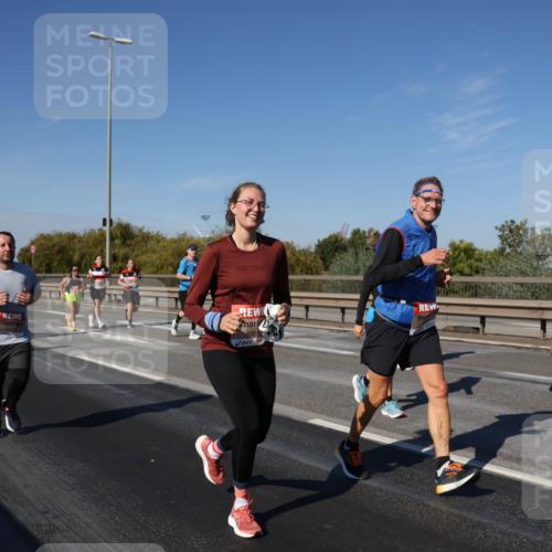 03.10.2025 - Köhlbrandbrückenlauf Julia Fischer http://msf.ph/oto/9015982 03.10.2025 13:15:50 Position 3 6381, 6396 meine-sportfotos.de