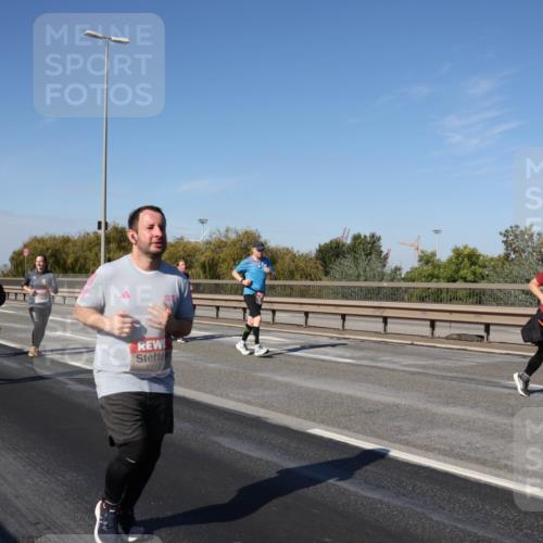 03.10.2025 - Köhlbrandbrückenlauf Julia Fischer http://msf.ph/oto/9015987 03.10.2025 13:15:51 Position 3 5313 meine-sportfotos.de
