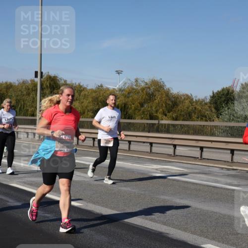 03.10.2025 - Köhlbrandbrückenlauf Julia Fischer http://msf.ph/oto/9016035 03.10.2025 13:16:12 Position 3 1057, 5199, 5278 meine-sportfotos.de