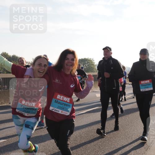 03.10.2025 - Köhlbrandbrückenlauf Fabian Wolf http://msf.ph/oto/9016059 03.10.2025 09:25:45 Position 3 2533, 2554, 2406 meine-sportfotos.de