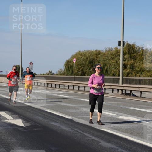 03.10.2025 - Köhlbrandbrückenlauf Julia Fischer http://msf.ph/oto/9016060 03.10.2025 13:16:18 Position 3  meine-sportfotos.de