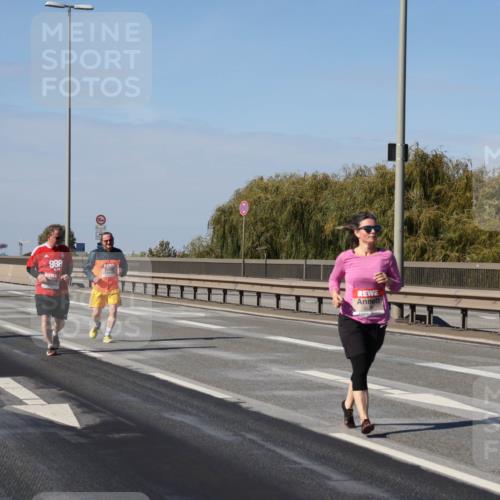 03.10.2025 - Köhlbrandbrückenlauf Julia Fischer http://msf.ph/oto/9016062 03.10.2025 13:16:18 Position 3 888 meine-sportfotos.de
