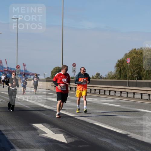 03.10.2025 - Köhlbrandbrückenlauf Julia Fischer http://msf.ph/oto/9016064 03.10.2025 13:16:19 Position 3 12, 888 meine-sportfotos.de