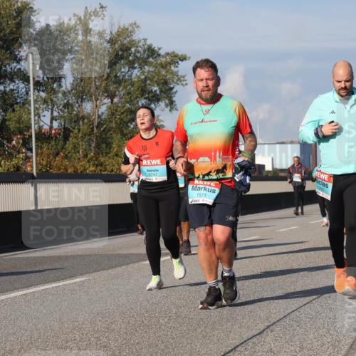03.10.2025 - Köhlbrandbrückenlauf Luisa Fischer http://msf.ph/oto/9016071 03.10.2025 11:01:26 Position 3 25, 3747, 1573, 1283 meine-sportfotos.de