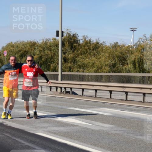 03.10.2025 - Köhlbrandbrückenlauf Julia Fischer http://msf.ph/oto/9016072 03.10.2025 13:16:22 Position 3 6001, 888 meine-sportfotos.de
