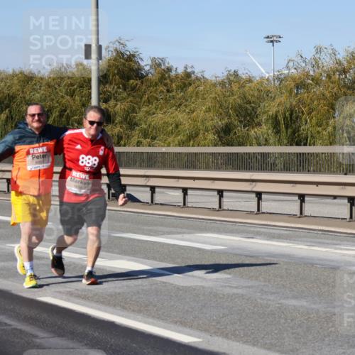 03.10.2025 - Köhlbrandbrückenlauf Julia Fischer http://msf.ph/oto/9016076 03.10.2025 13:16:23 Position 3 6003, 888 meine-sportfotos.de