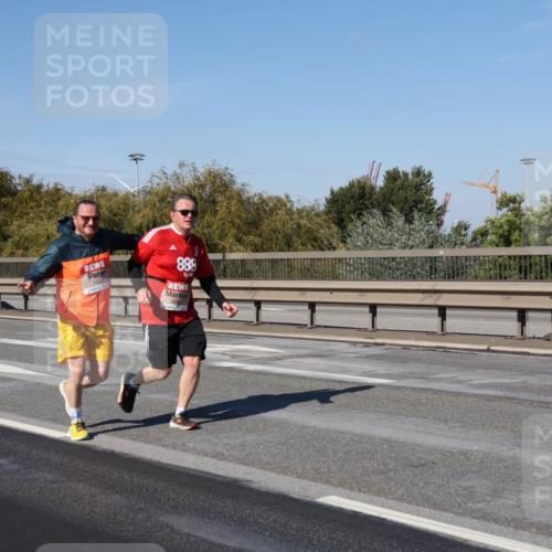 03.10.2025 - Köhlbrandbrückenlauf Julia Fischer http://msf.ph/oto/9016084 03.10.2025 13:16:25 Position 3 6000, 888, 6004 meine-sportfotos.de