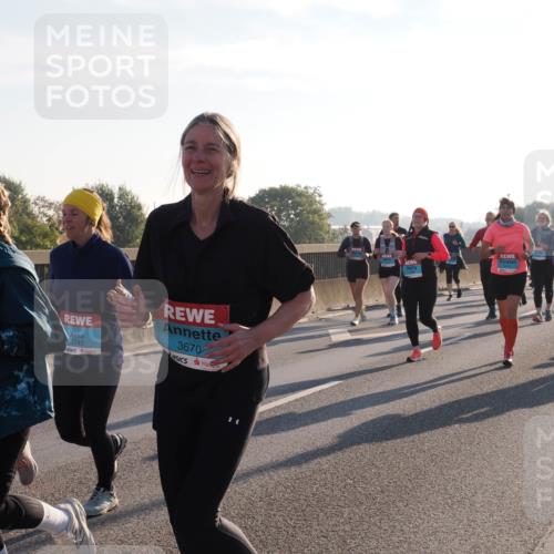 03.10.2025 - Köhlbrandbrückenlauf Fabian Wolf http://msf.ph/oto/9016125 03.10.2025 09:25:49 Position 3 37, 739, 3745, 3670 meine-sportfotos.de