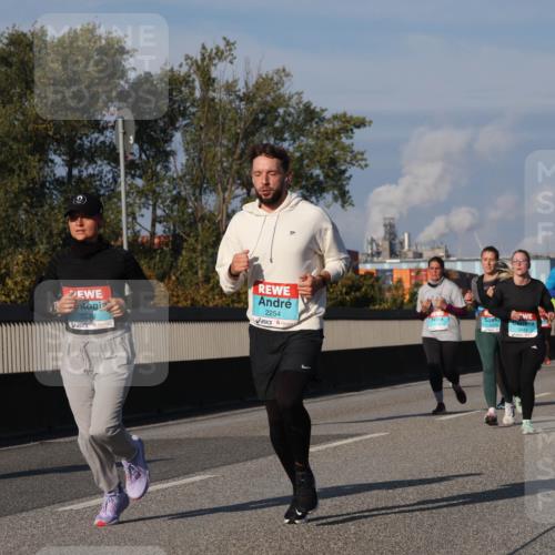 03.10.2025 - Köhlbrandbrückenlauf Luisa Fischer http://msf.ph/oto/9016148 03.10.2025 11:01:35 Position 3 2298, 2254, 2641 meine-sportfotos.de