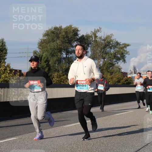 03.10.2025 - Köhlbrandbrückenlauf Luisa Fischer http://msf.ph/oto/9016153 03.10.2025 11:01:35 Position 3 2254, 3450, 2293 meine-sportfotos.de