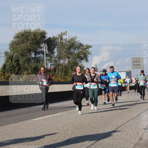 03.10.2025 - Köhlbrandbrückenlauf Luisa Fischer http://msf.ph/oto/9016166 03.10.2025 11:01:37 Position 3 2641 meine-sportfotos.de