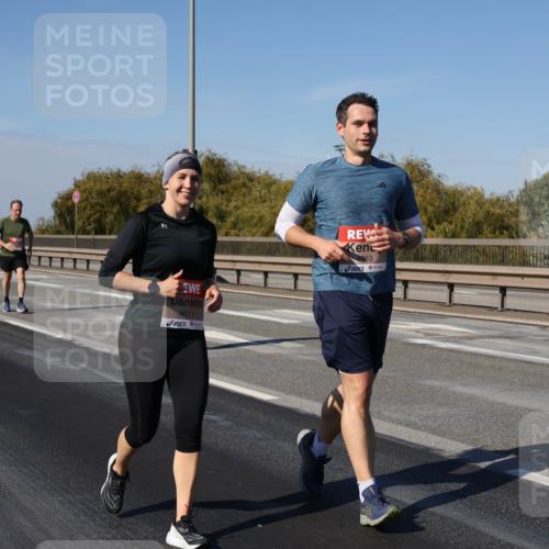 03.10.2025 - Köhlbrandbrückenlauf Julia Fischer http://msf.ph/oto/9016173 03.10.2025 13:16:50 Position 3 4611, 4863 meine-sportfotos.de