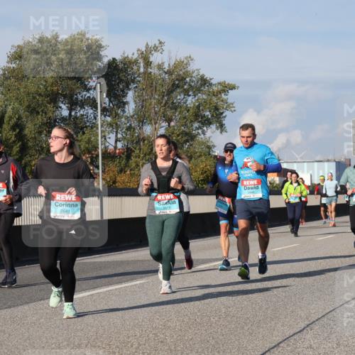 03.10.2025 - Köhlbrandbrückenlauf Luisa Fischer http://msf.ph/oto/9016177 03.10.2025 11:01:38 Position 3 2641, 2678, 3446 meine-sportfotos.de
