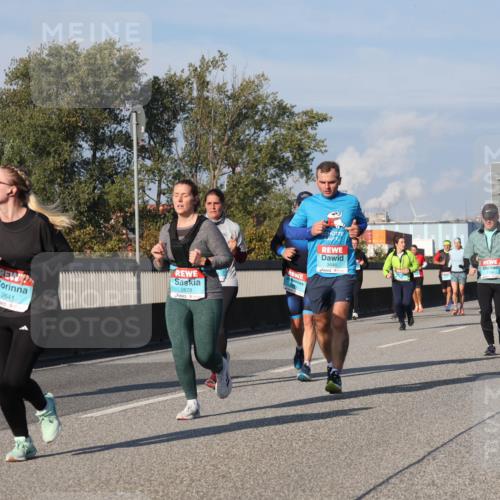 03.10.2025 - Köhlbrandbrückenlauf Luisa Fischer http://msf.ph/oto/9016179 03.10.2025 11:01:38 Position 3 2641, 2678, 3446 meine-sportfotos.de