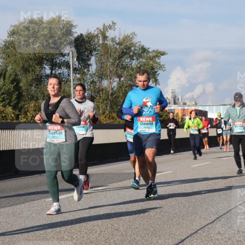 03.10.2025 - Köhlbrandbrückenlauf Luisa Fischer http://msf.ph/oto/9016184 03.10.2025 11:01:39 Position 3 2678, 1719, 3446 meine-sportfotos.de