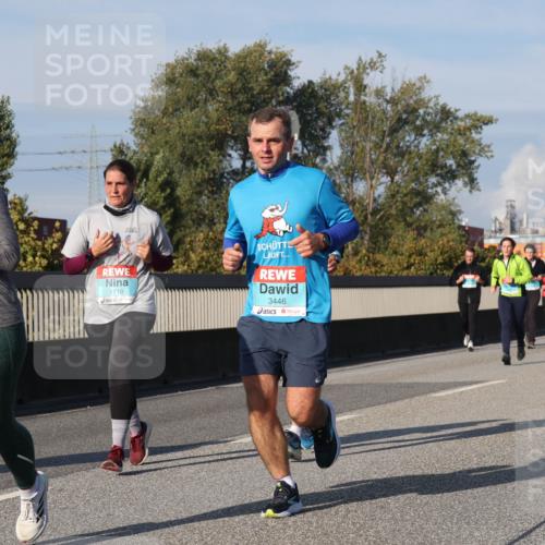 03.10.2025 - Köhlbrandbrückenlauf Luisa Fischer http://msf.ph/oto/9016199 03.10.2025 11:01:40 Position 3 2678, 1719, 3446 meine-sportfotos.de