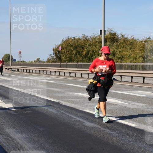 03.10.2025 - Köhlbrandbrückenlauf Julia Fischer http://msf.ph/oto/9016200 03.10.2025 13:17:03 Position 3 5176 meine-sportfotos.de