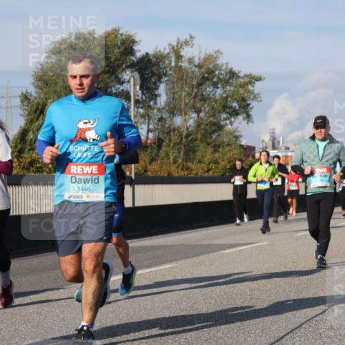 03.10.2025 - Köhlbrandbrückenlauf Luisa Fischer http://msf.ph/oto/9016202 03.10.2025 11:01:41 Position 3 1719, 3446 meine-sportfotos.de