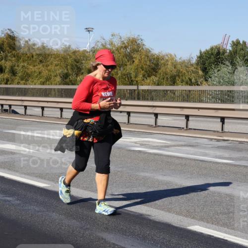 03.10.2025 - Köhlbrandbrückenlauf Julia Fischer http://msf.ph/oto/9016207 03.10.2025 13:17:04 Position 3  meine-sportfotos.de