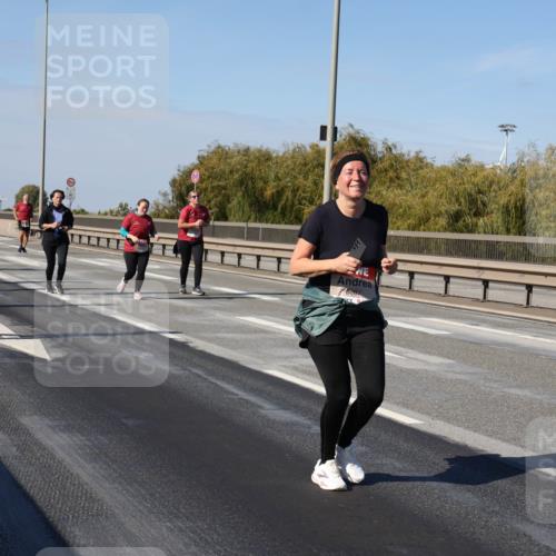 03.10.2025 - Köhlbrandbrückenlauf Julia Fischer http://msf.ph/oto/9016223 03.10.2025 13:17:13 Position 3 6287 meine-sportfotos.de