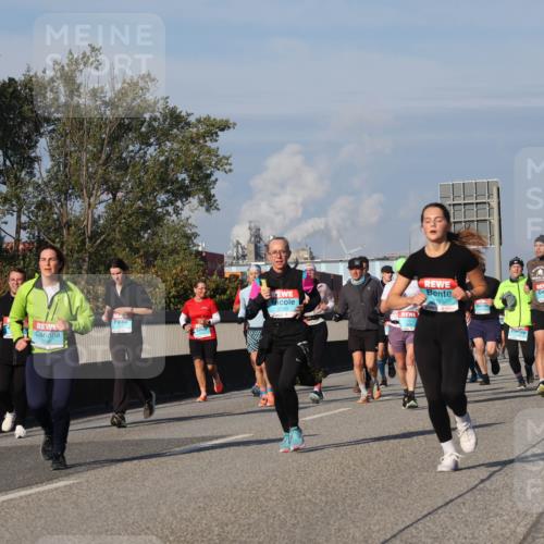 03.10.2025 - Köhlbrandbrückenlauf Luisa Fischer http://msf.ph/oto/9016228 03.10.2025 11:01:44 Position 3 2789, 125, 2172 meine-sportfotos.de