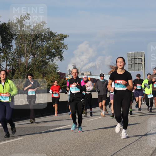 03.10.2025 - Köhlbrandbrückenlauf Luisa Fischer http://msf.ph/oto/9016231 03.10.2025 11:01:44 Position 3 3125 meine-sportfotos.de