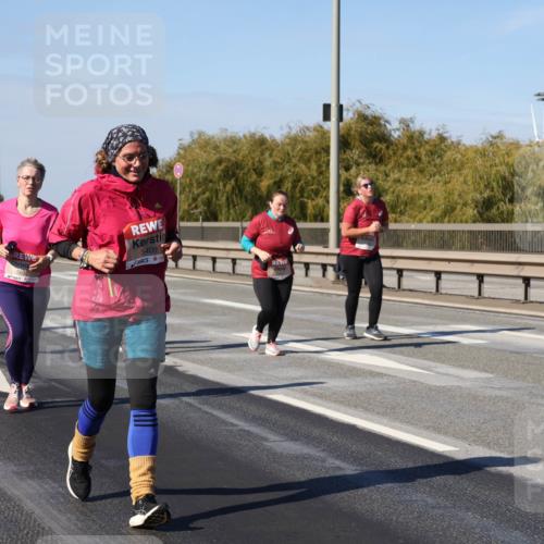 03.10.2025 - Köhlbrandbrückenlauf Julia Fischer http://msf.ph/oto/9016232 03.10.2025 13:17:15 Position 3 5632, 5409 meine-sportfotos.de