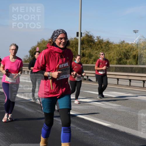 03.10.2025 - Köhlbrandbrückenlauf Julia Fischer http://msf.ph/oto/9016238 03.10.2025 13:17:16 Position 3 5632, 5409 meine-sportfotos.de