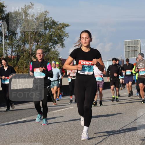 03.10.2025 - Köhlbrandbrückenlauf Luisa Fischer http://msf.ph/oto/9016244 03.10.2025 11:01:45 Position 3 2789, 3125 meine-sportfotos.de