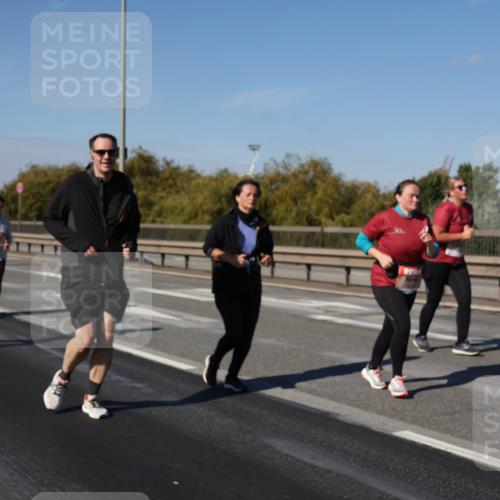 03.10.2025 - Köhlbrandbrückenlauf Julia Fischer http://msf.ph/oto/9016250 03.10.2025 13:17:19 Position 3  meine-sportfotos.de