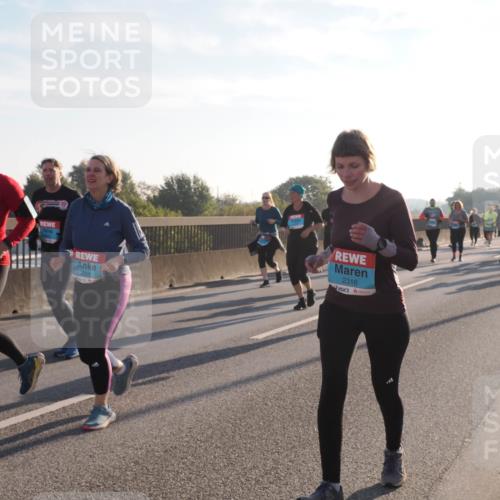 03.10.2025 - Köhlbrandbrückenlauf Fabian Wolf http://msf.ph/oto/9016251 03.10.2025 09:25:55 Position 3 2321, 2258, 2316 meine-sportfotos.de